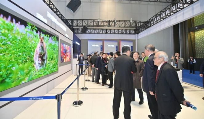 辰显光电点亮中国大陆首条TFT（COG/玻璃基）Micro-LED量产线
